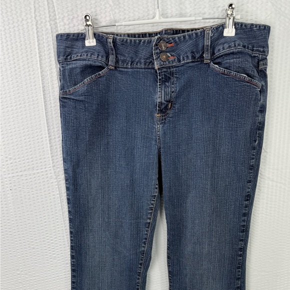 Vintage Old Navy Medium Wash Y2K Flared Low Rise Denim Jeans, Size 14 Stretch - Picture 7 of 12